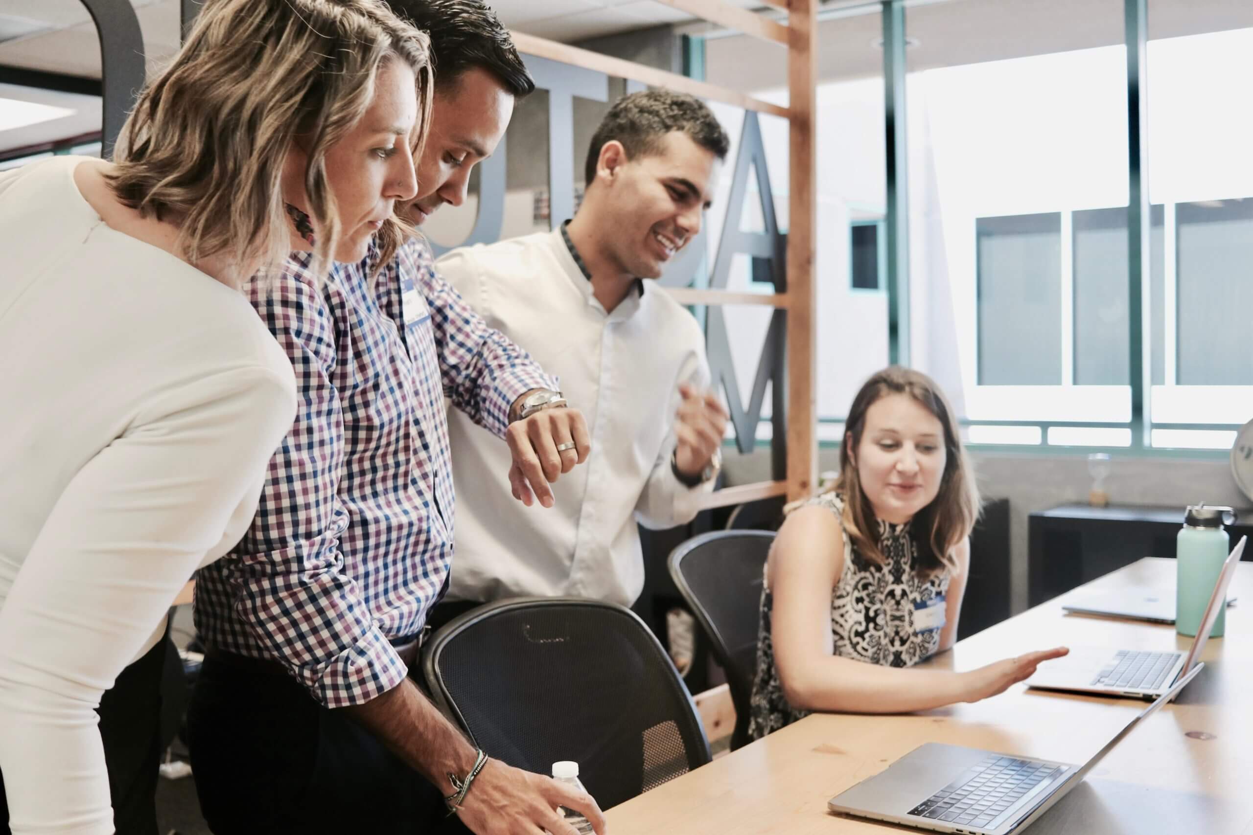 Collaborateurs Silae qui travaillent ensemble